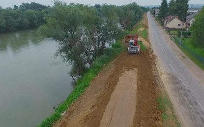 Санација савског насипа у Козарској Дубици и Градишци