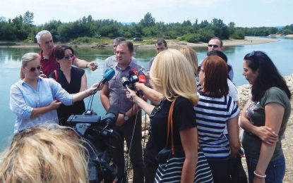 Semberija: U toku radovi na uređenju obala rijeke Drine i Lukavca