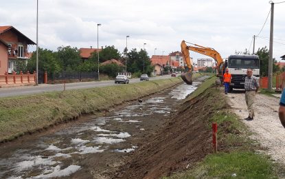 Почели радови на уређењу канала Дашница у Бијељини