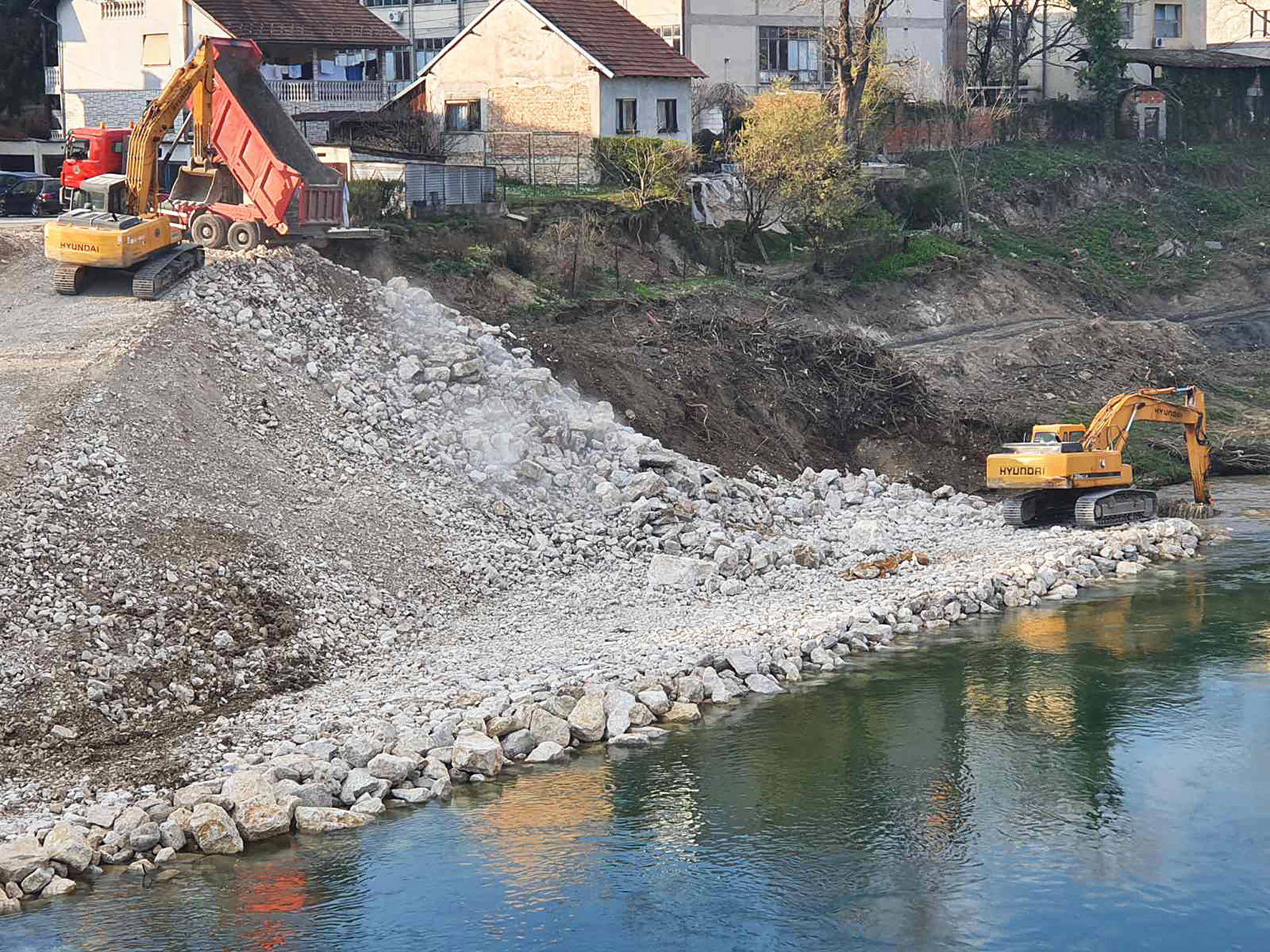 Banja Luka: Počeli radovi na sanaciji klizišta kod Zelenog mosta