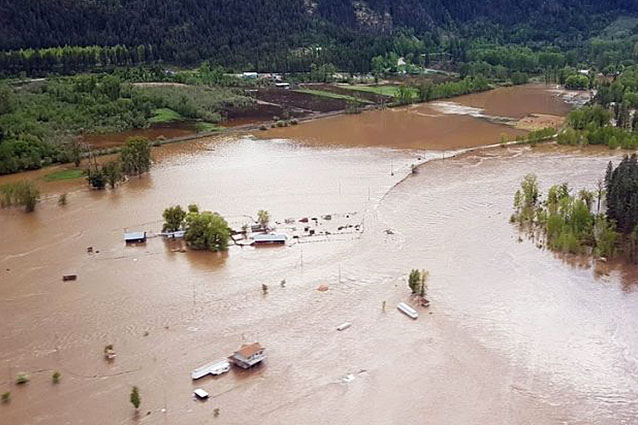 Настављају се бујичне поплаве у цијелом свијету, критично на западу Канаде
