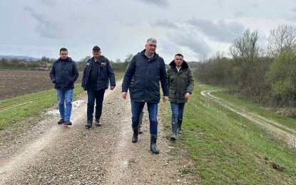 Kozarska Dubica: Direktor Milovanović i načelnik Savković u obilasku terena